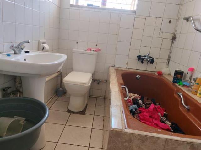 Apartment for sale in Vanderbijlpark, Emfuleni Local Municipality