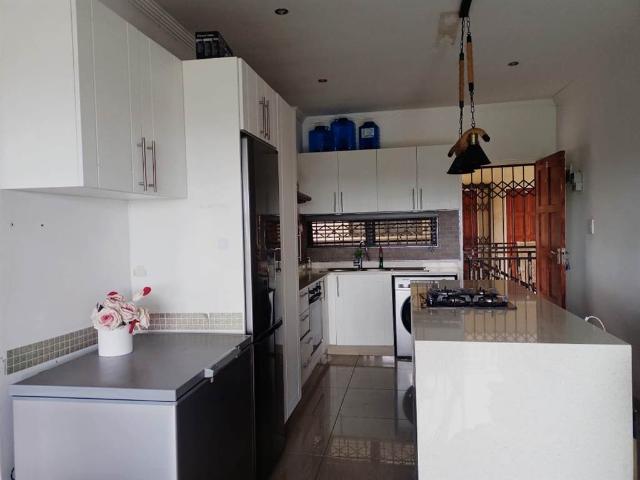 Apartment for sale in Mount Moreland, Kwazulu-natal