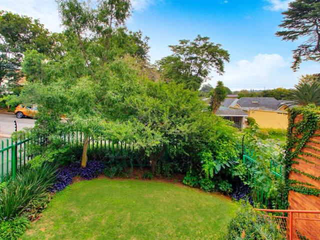 Apartment for sale in Johannesburg, North & Sandton
