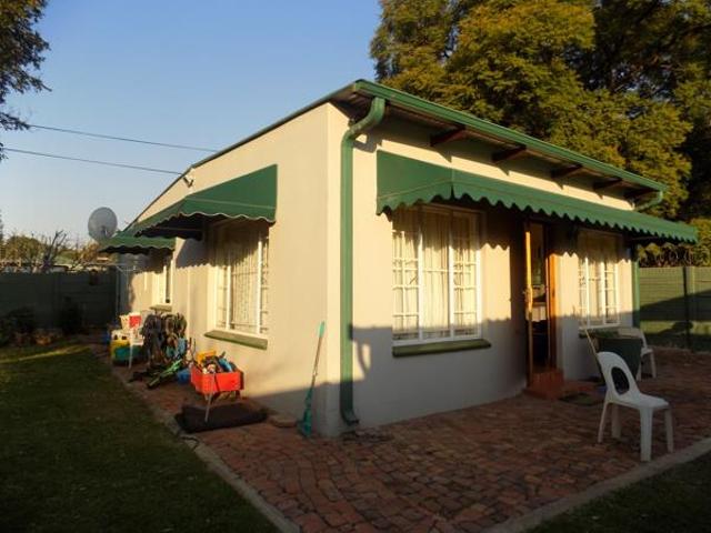 Apartment for rent in Waterkloof, Gauteng