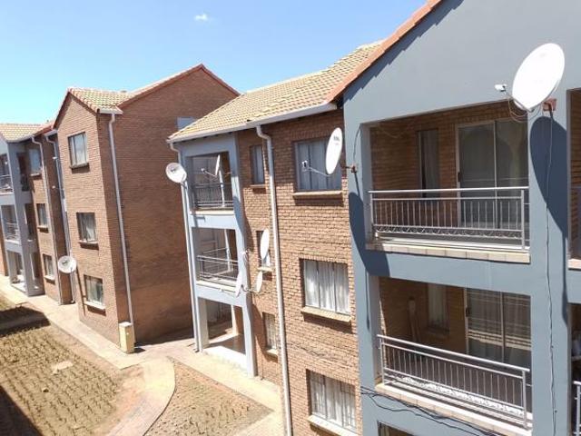 Apartment for sale in Vosloorus, Gauteng