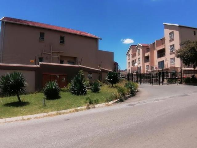 Apartment for sale in Vosloorus, Gauteng