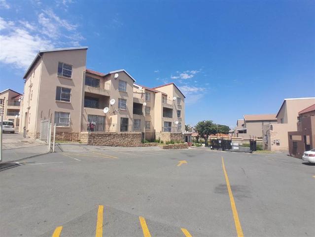 Apartment for sale in Vosloorus, Gauteng
