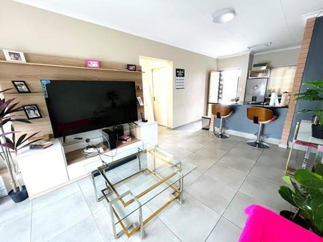 Apartment for sale in Vosloorus, Gauteng