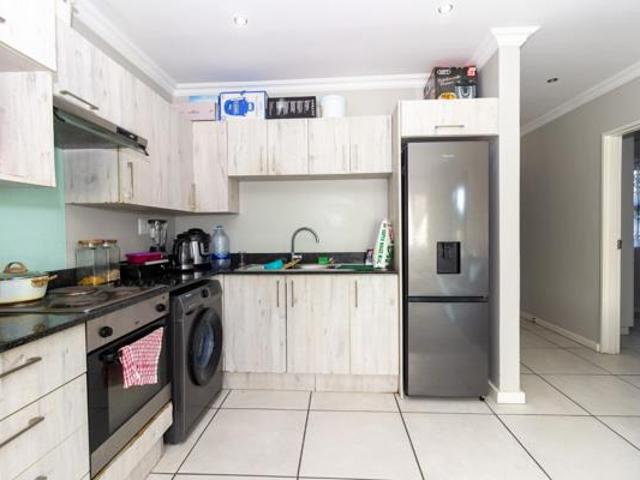 Apartment for sale in Nelson Mandela Bay Ward 18, Nelson Mandela Bay Metropolitan Municipality