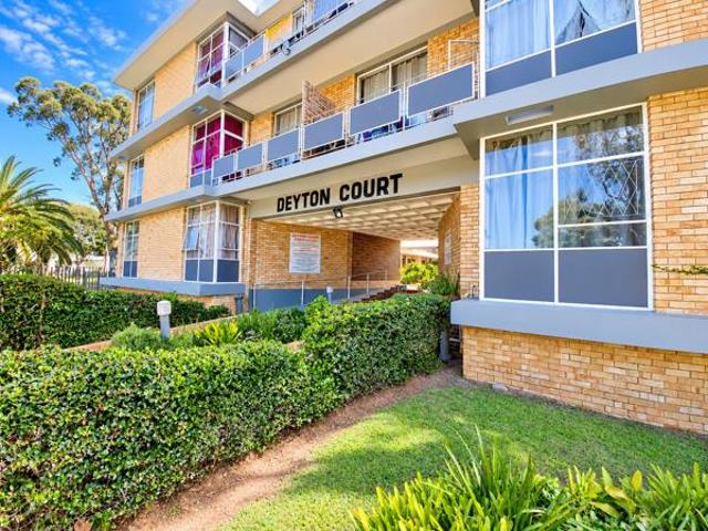 Apartment for sale in Nelson Mandela Bay Ward 18, Nelson Mandela Bay Metropolitan Municipality