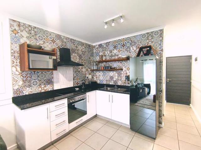 Apartment for rent in Seaview, Kwazulu-natal