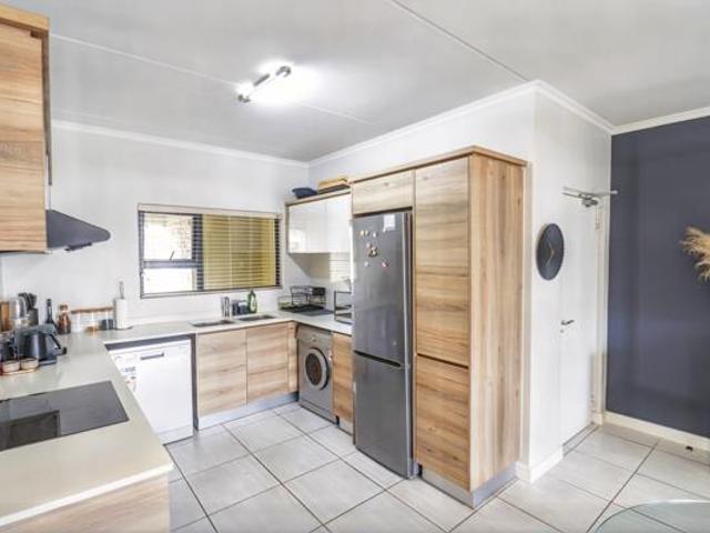 Apartment for sale in Vosloorus, Gauteng