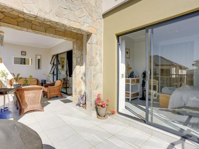 Apartment for sale in Vosloorus, Gauteng