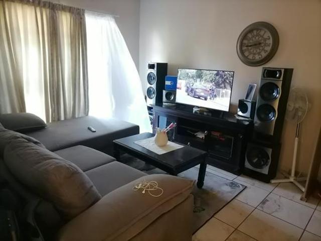 Apartment for sale in Rustenburg Local Municipality, Bojanala Platinum District Municipality