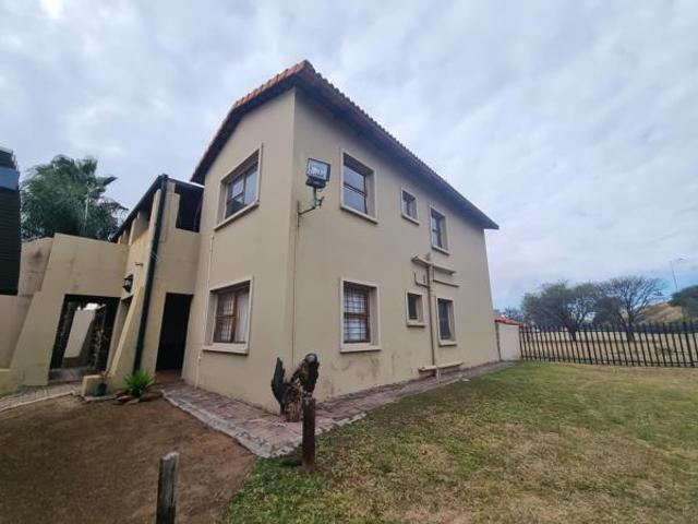 Apartment for sale in Tlhabane, North West