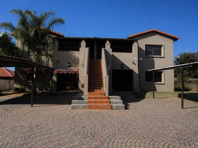 Apartment for sale in Tlhabane, North West