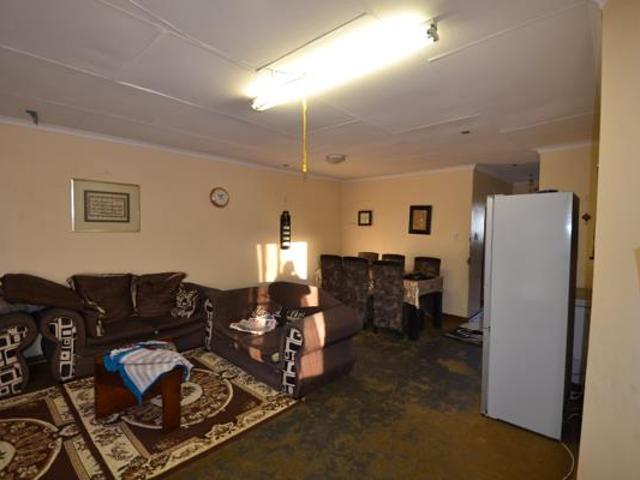 Apartment for sale in Lejweleputswa, Free State