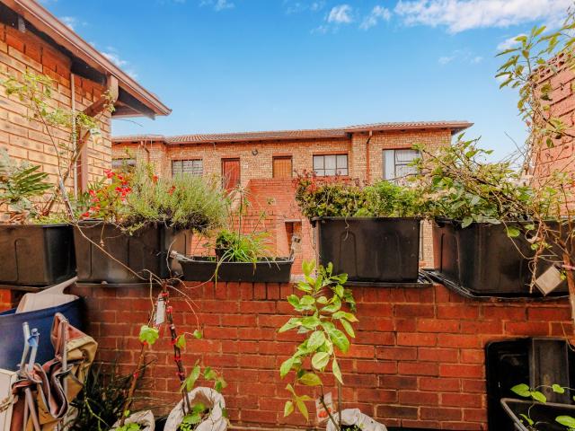 Apartment for sale in Nooitgedacht, Gauteng