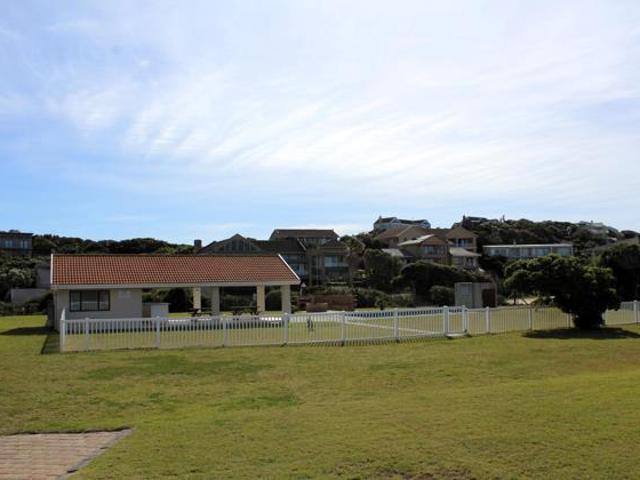 Apartment for sale in Bushmans River Mouth, Eastern Cape