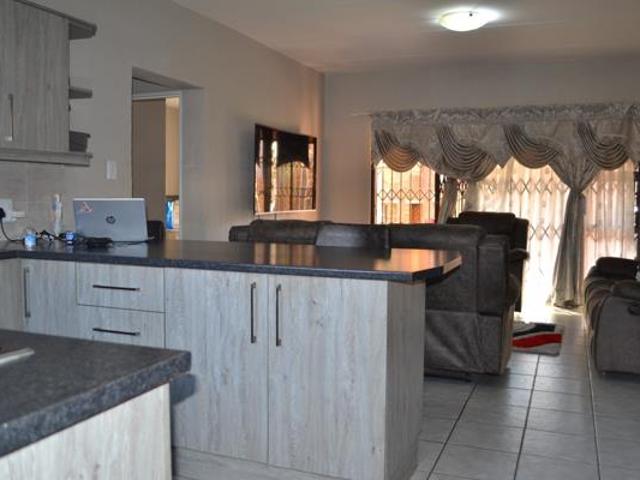 Apartment for rent in Westonaria, Gauteng