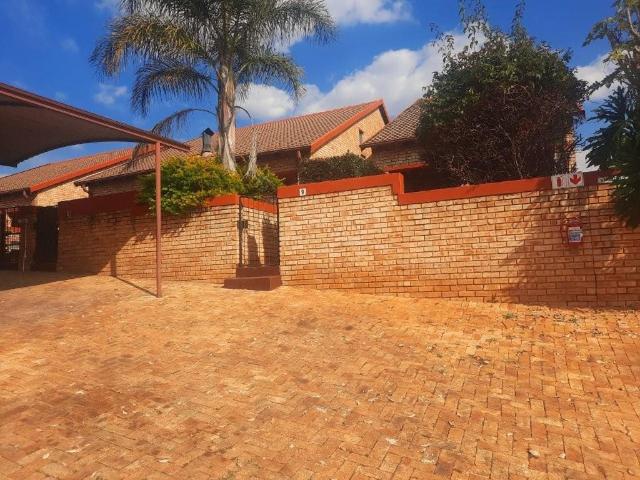 Apartment for sale in Nooitgedacht, Gauteng
