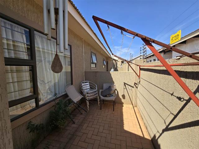 Apartment for sale in Dr Kenneth Kaunda, North West