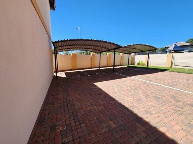 Apartment for sale in Dr Kenneth Kaunda, North West