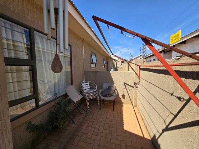 Apartment for sale in Dr Kenneth Kaunda, North West