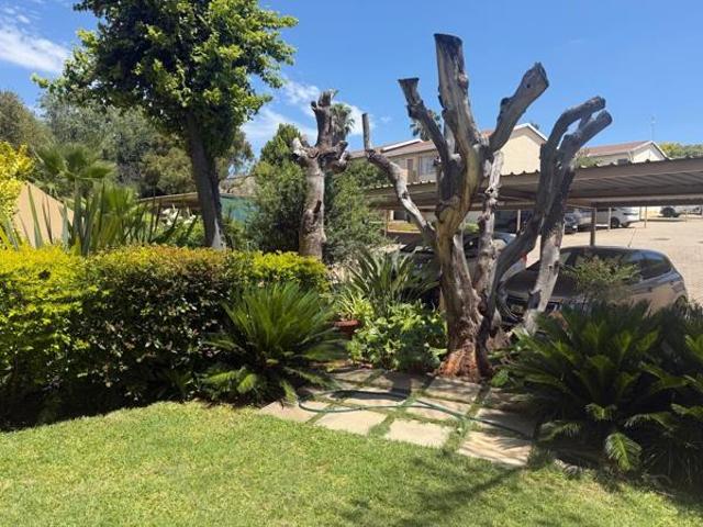 Apartment for sale in Dr Kenneth Kaunda, North West