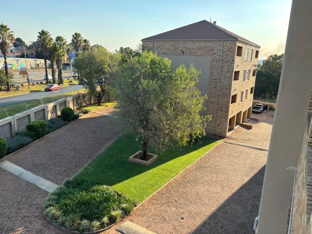 Apartment for sale in Nooitgedacht, Gauteng