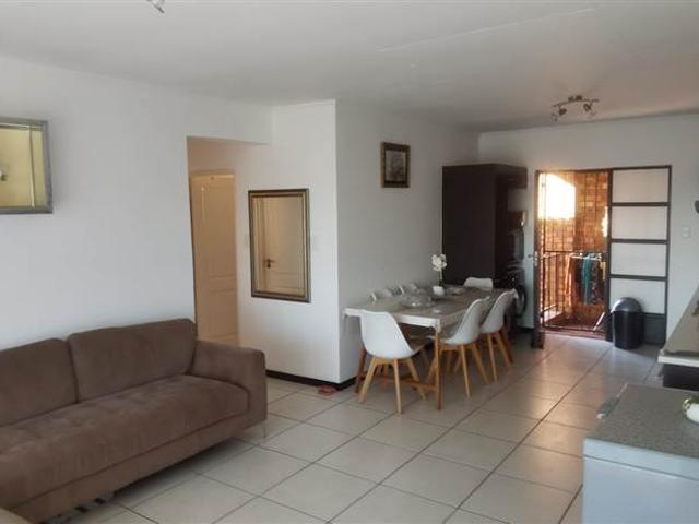 Townhouse for sale in Vosloorus, Gauteng