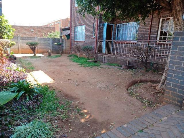 Apartment for sale in Vosloorus, Gauteng