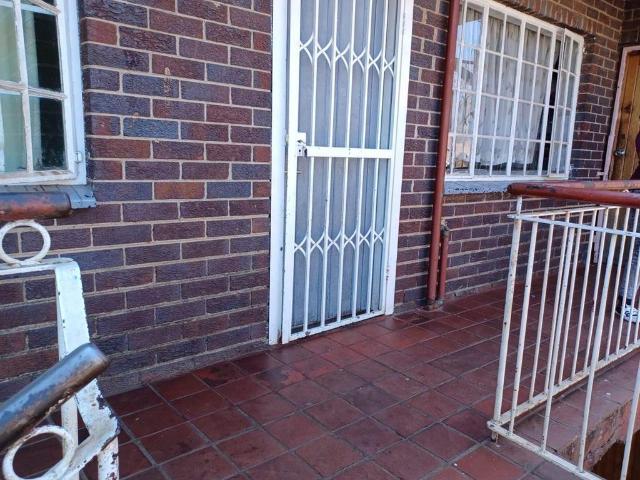 Apartment for sale in Vosloorus, Gauteng