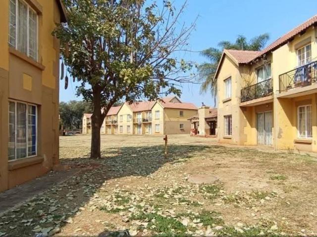 Apartment for sale in Akasia, Gauteng