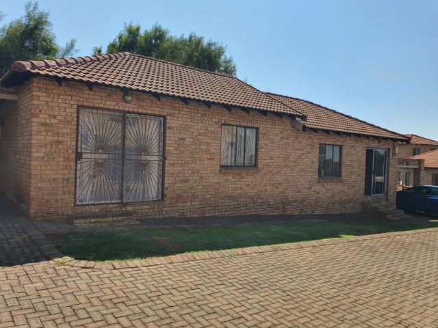Apartment for sale in Nooitgedacht, Gauteng