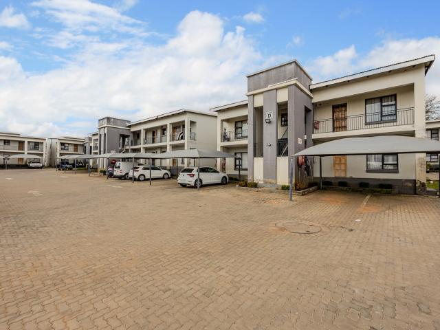 Apartment for sale in Nooitgedacht, Gauteng