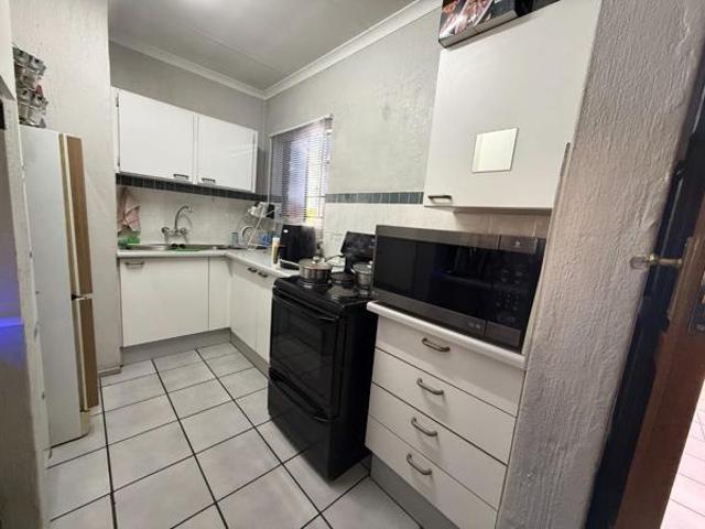 Apartment for rent in Waterkloof, Gauteng