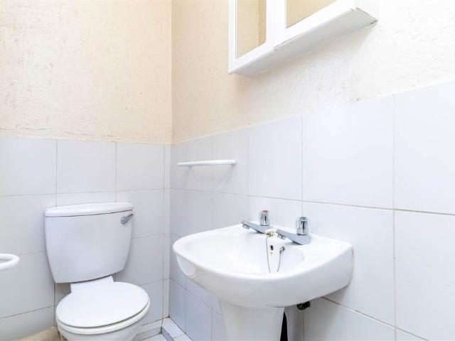 Apartment for sale in Johannesburg, North & Sandton