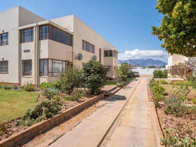 Apartment for sale in Panorama, Western Cape