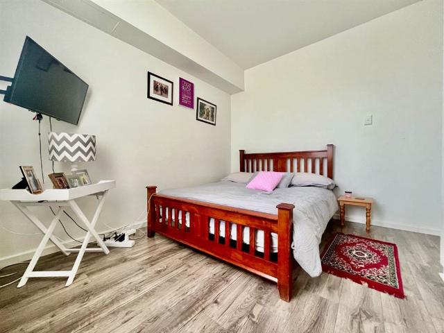 Flat for sale in Cape Town, Southern Suburbs
