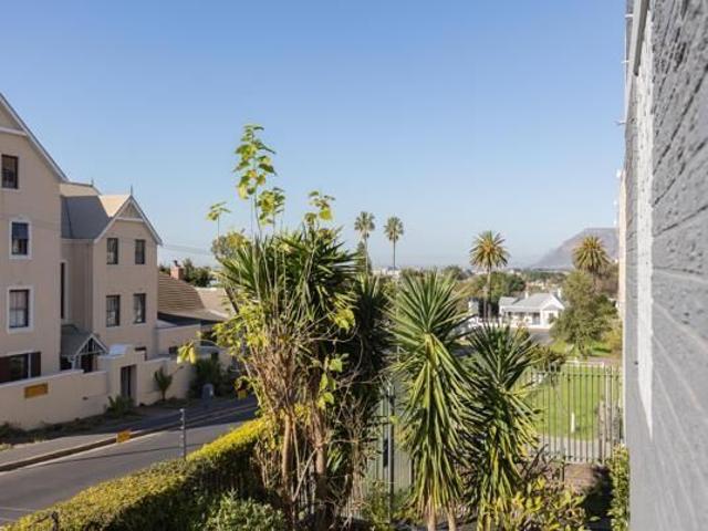 Apartment for rent in Wynberg, Cape Town