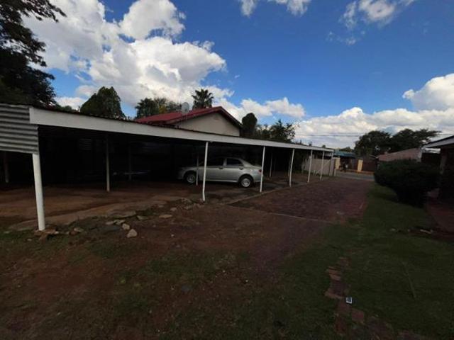 Apartment for rent in Zeerust, Ngaka Modiri Molema District Municipality