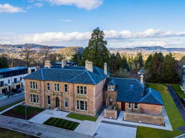 Apartment for sale in Lentran, Scotland