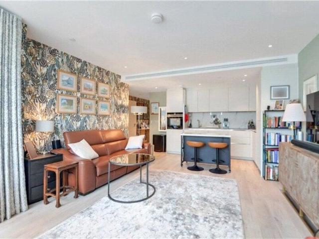 Apartment for sale in Cat Hill, England