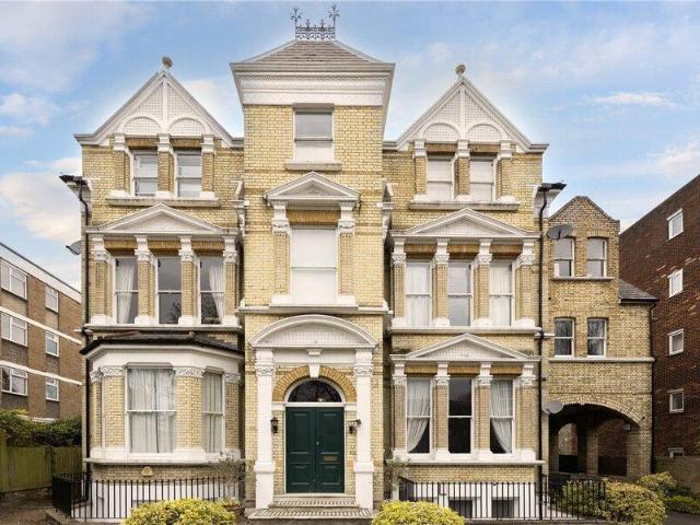 Apartment for sale in Cat Hill, England