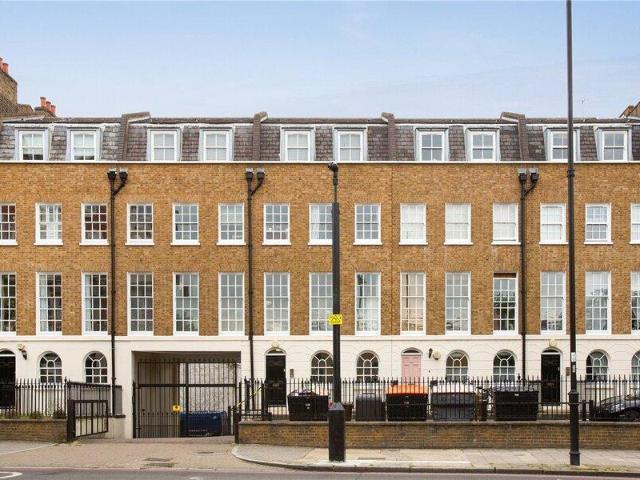 Apartment for sale in Cat Hill, England