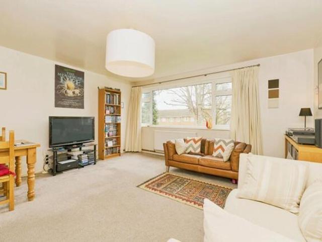 Apartment for sale in Kingston Upon Thames, Norbiton