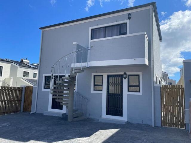 Apartment for sale in Simons Town, Western Cape