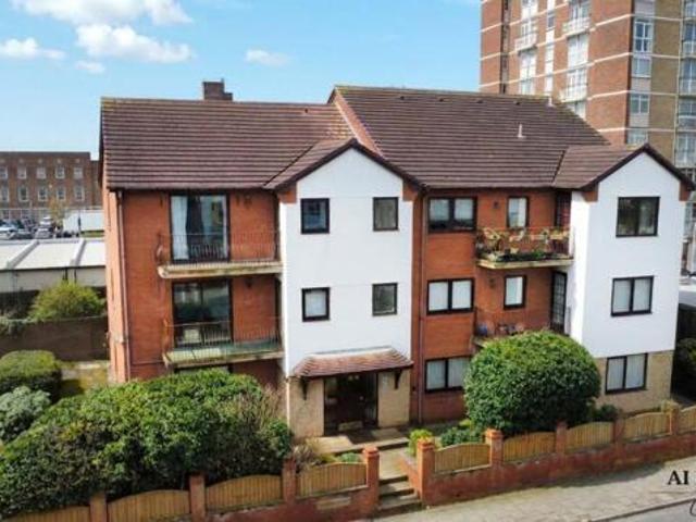 Apartment for sale in Meols Cop, Southport