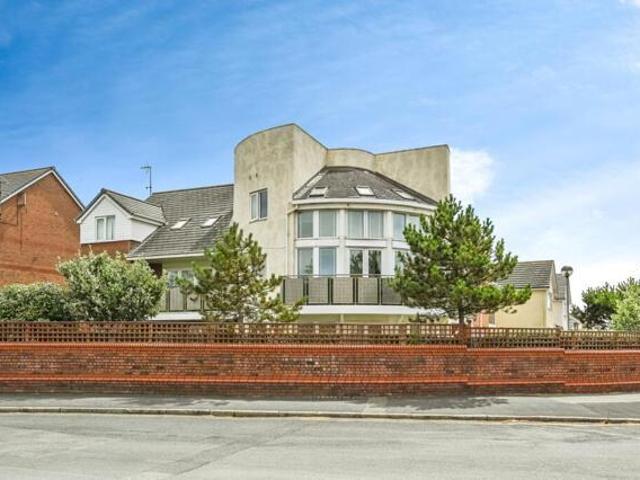 Apartment for sale in Great Crosby, Sefton