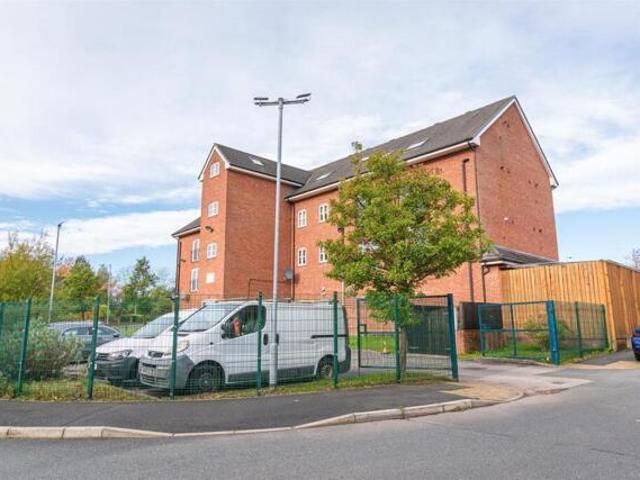 Apartment for sale in Leigh, Howe Bridge