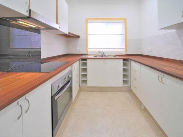 Apartment for rent in Lethbridge, Victoria