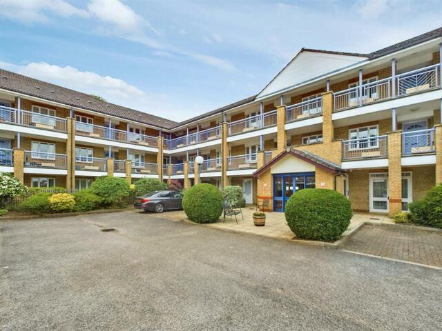 Apartment for sale in Lincoln, Bracebridge Heath