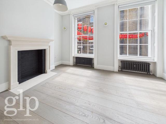 Apartment for rent in Chinatown, Greater London